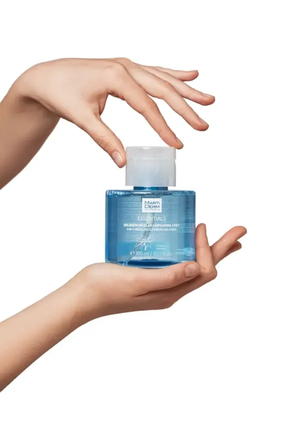 Botella Martiderm Essentials Micellar Cleansing Solution